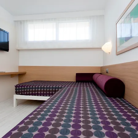 Ξενοδοχείο Insotel Cala Mandia 4*