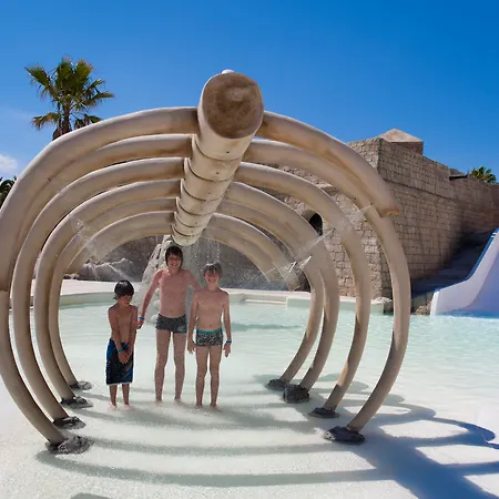 ホテル インソテル　カラ　マンディア　リゾート Cala Mandia (Mallorca)